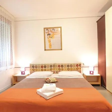 Casa Santa Croce Венеция