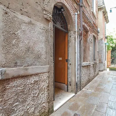 Casa Santa Croce Венеция